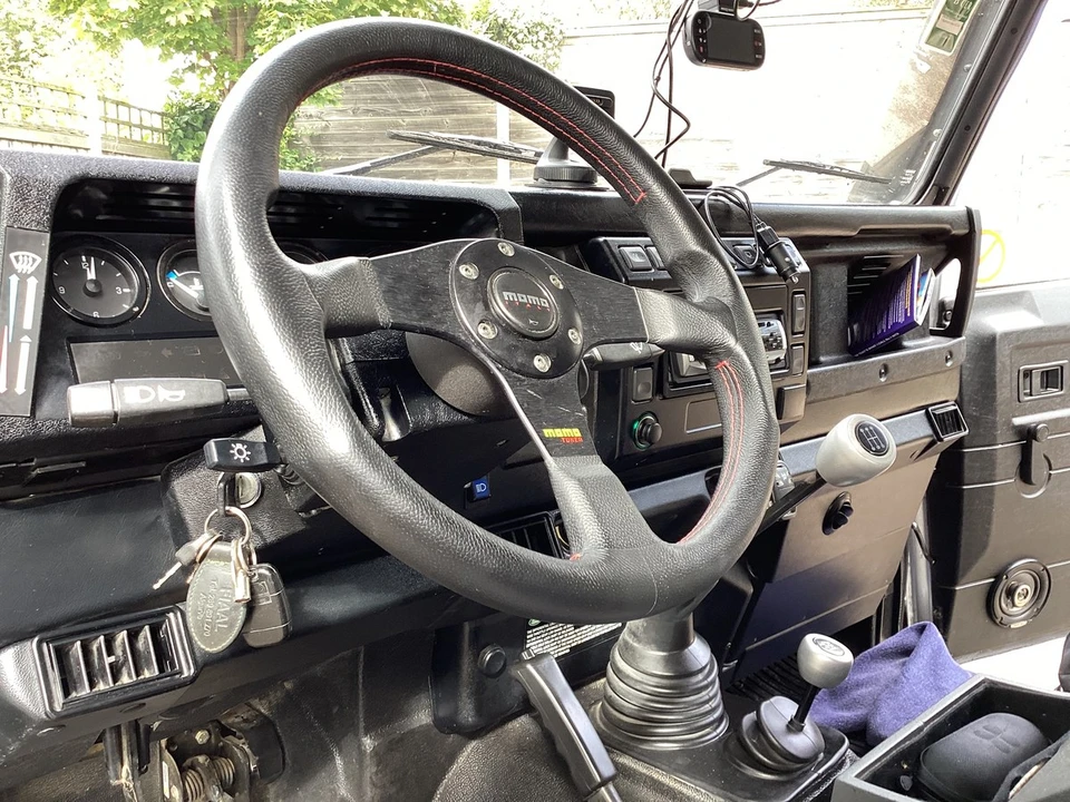 2005 Land Rover Defender 90 - Image 14 of 30