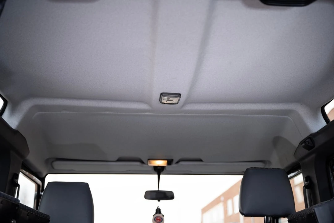 2005 Land Rover Defender 90 - Image 19 of 30