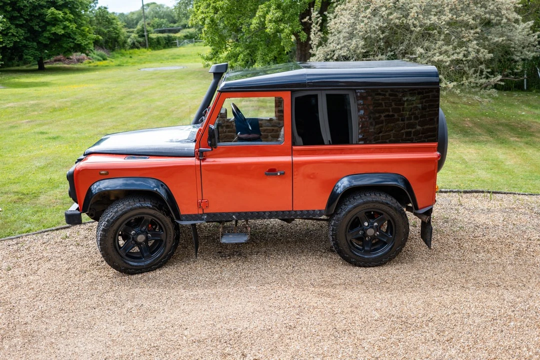 2005 Land Rover Defender 90 - Image 20 of 30