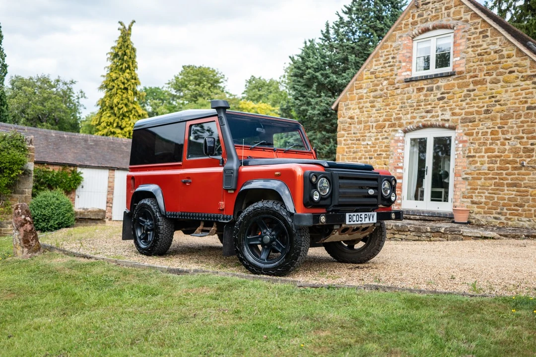 2005 Land Rover Defender 90 - Image 2 of 30