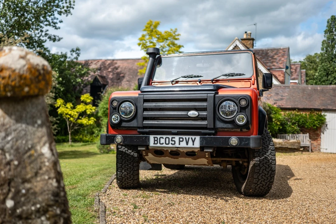 2005 Land Rover Defender 90 - Image 9 of 30