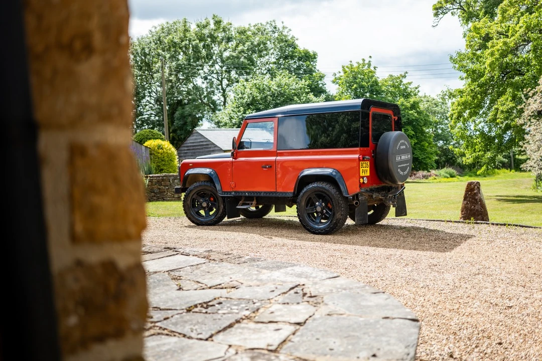 2005 Land Rover Defender 90 - Image 3 of 30