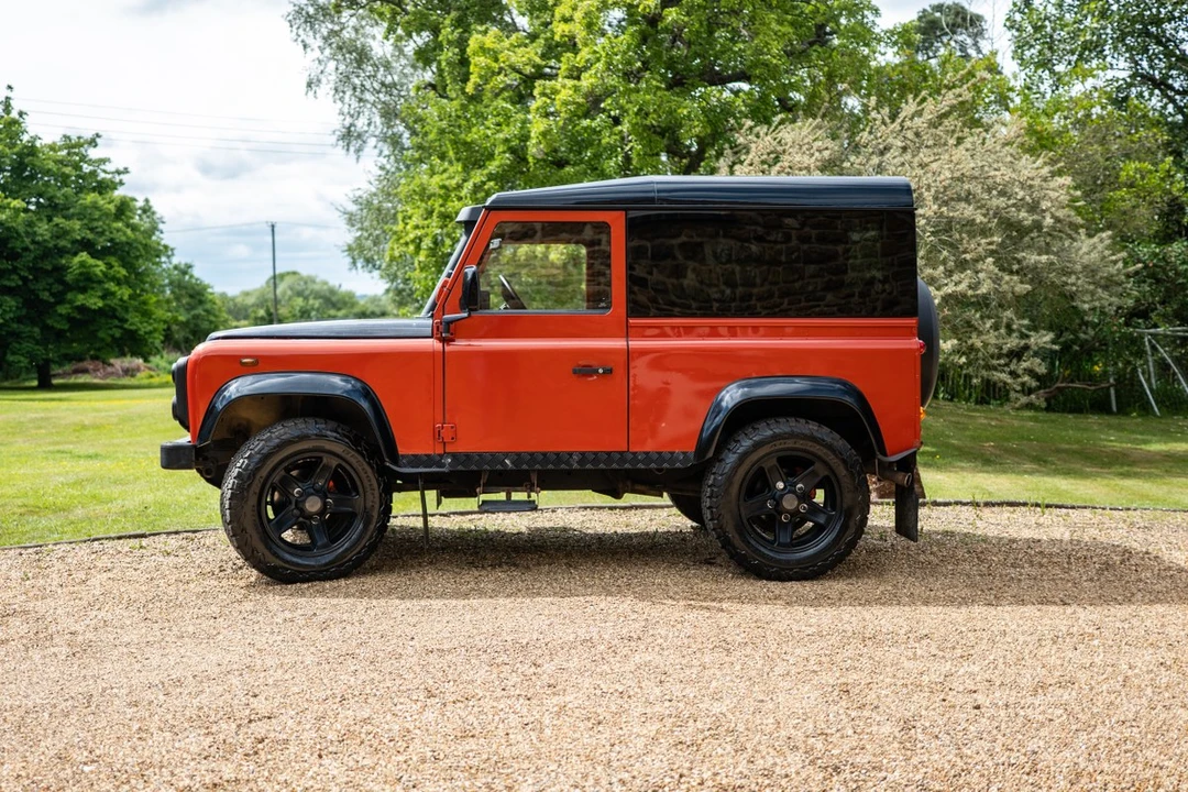 2005 Land Rover Defender 90 - Image 5 of 30