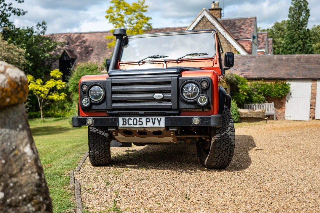 2005 Land Rover Defender 90 - Image 8 of 30