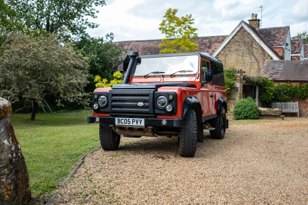 2005 Land Rover Defender 90 - Image 25 of 30