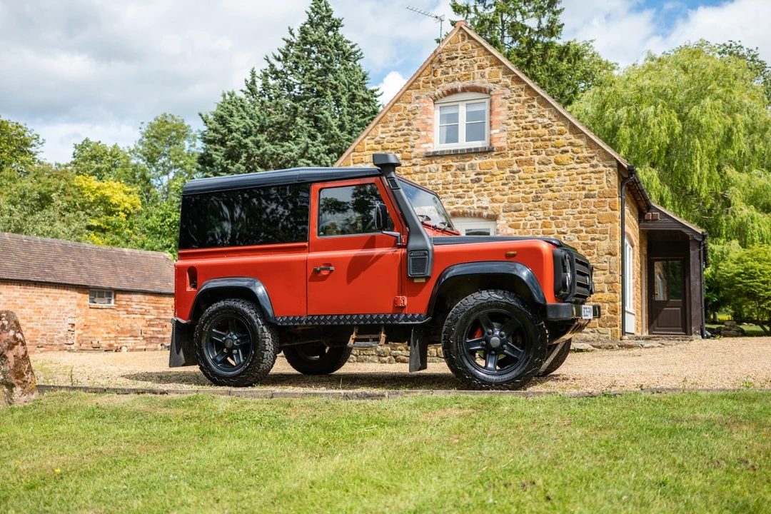 2005 Land Rover Defender 90 - Image 13 of 30