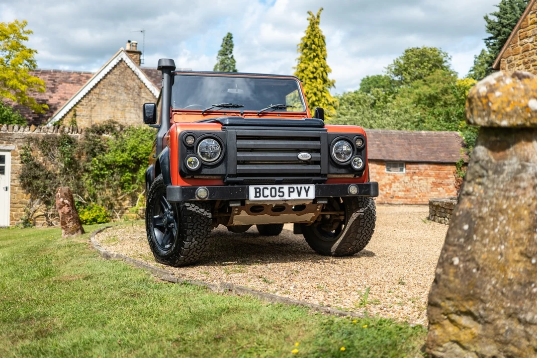 2005 Land Rover Defender 90 - Image 12 of 30