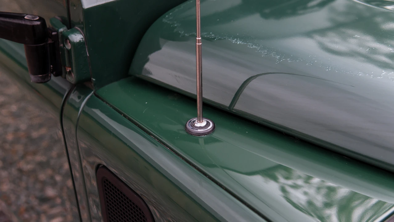 2005 Land Rover Defender 90 - Image 27 of 31