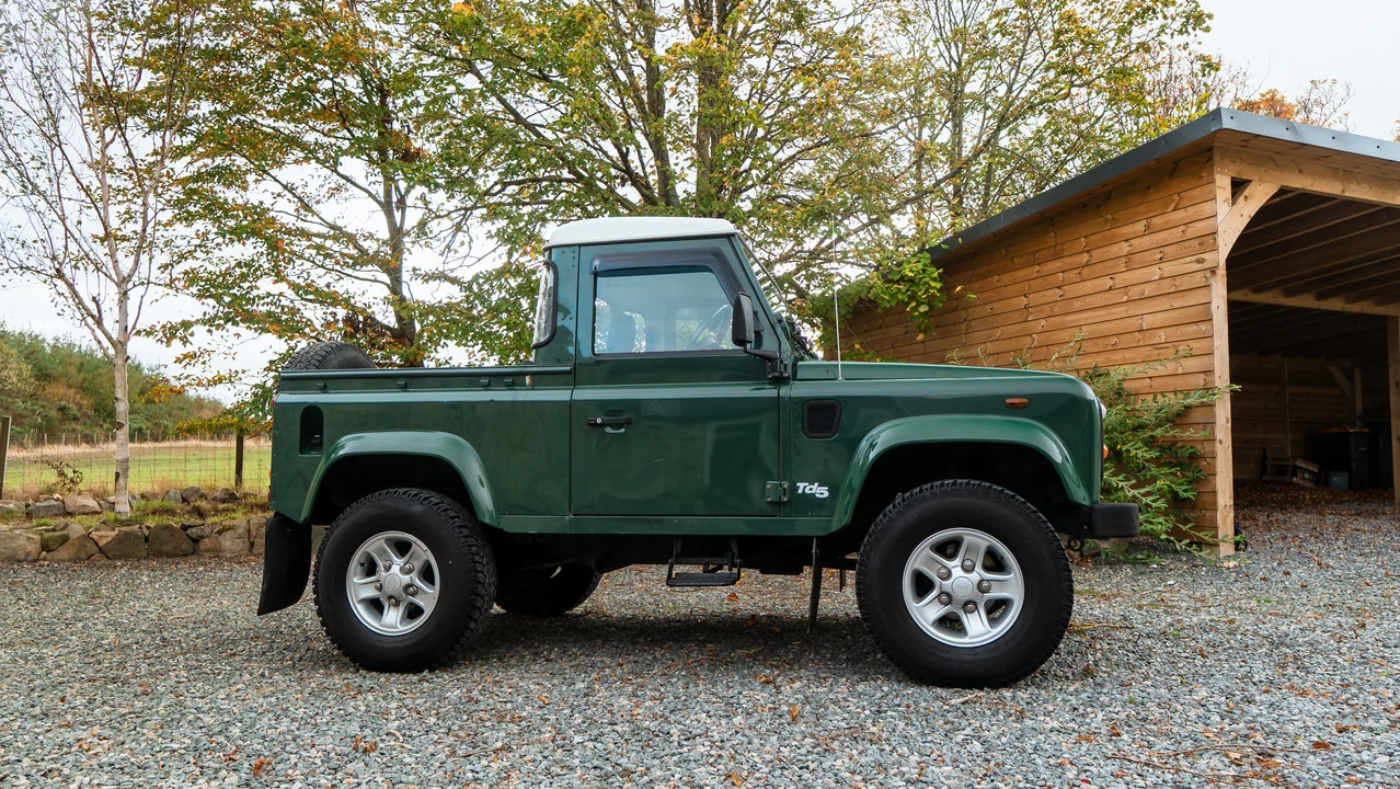 2005 Land Rover Defender 90 - Image 4 of 31