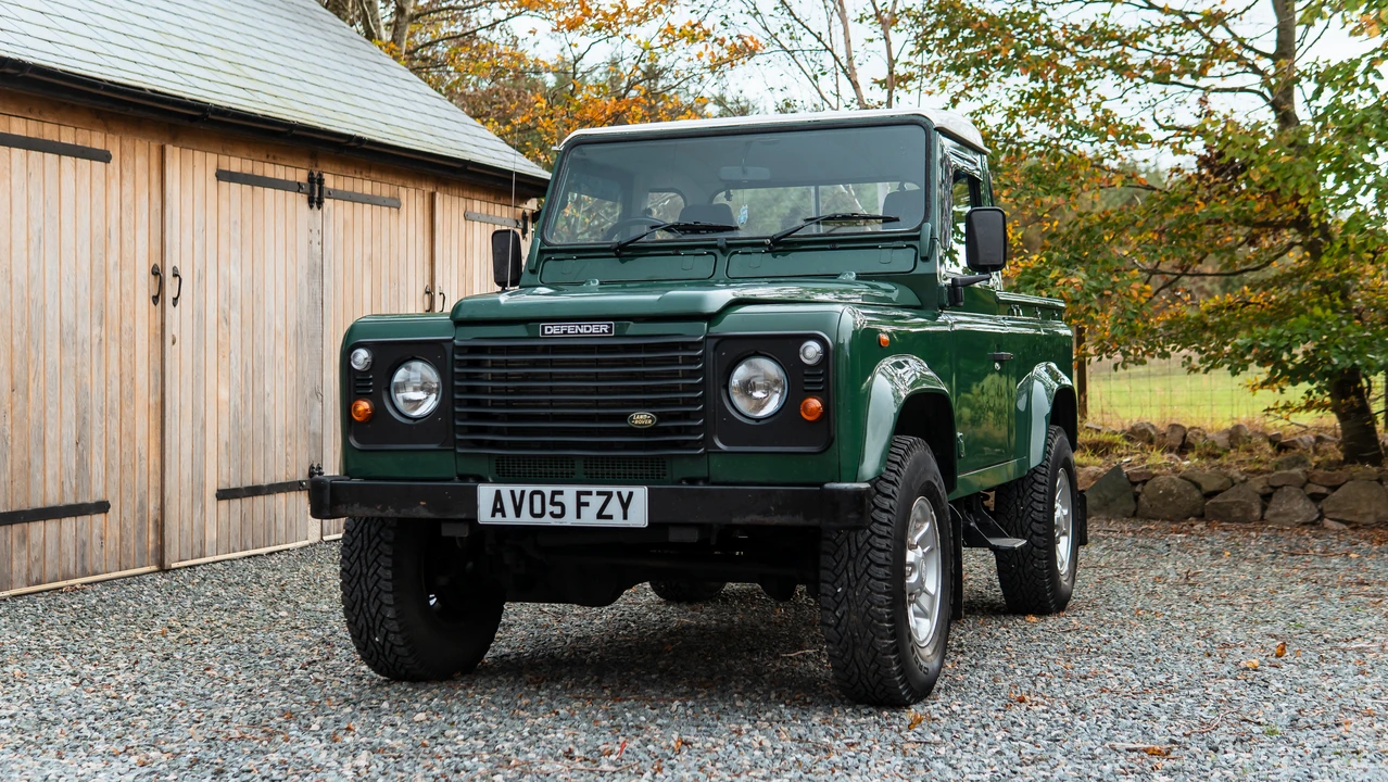 2005 Land Rover Defender 90 - Image 8 of 31