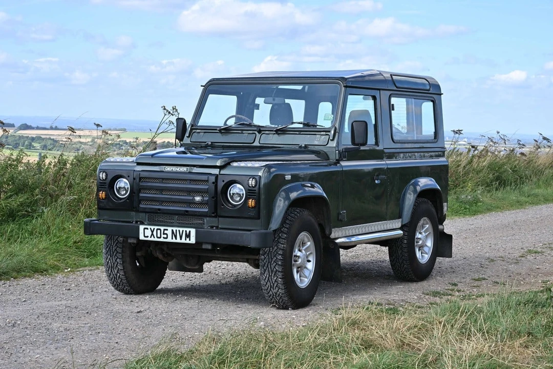 2005 Land Rover Defender 90 - Image 7 of 30