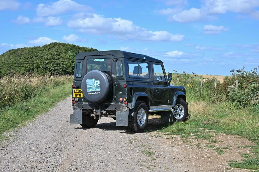 2005 Land Rover Defender 90 - Image 20 of 30