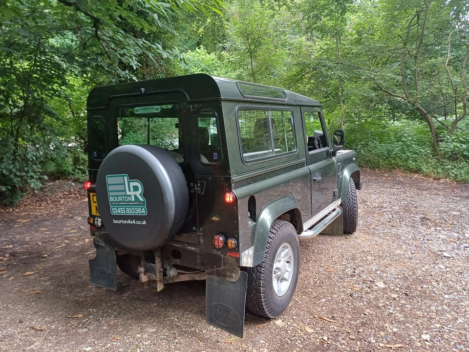 2005 Land Rover Defender 90 - Image 25 of 30