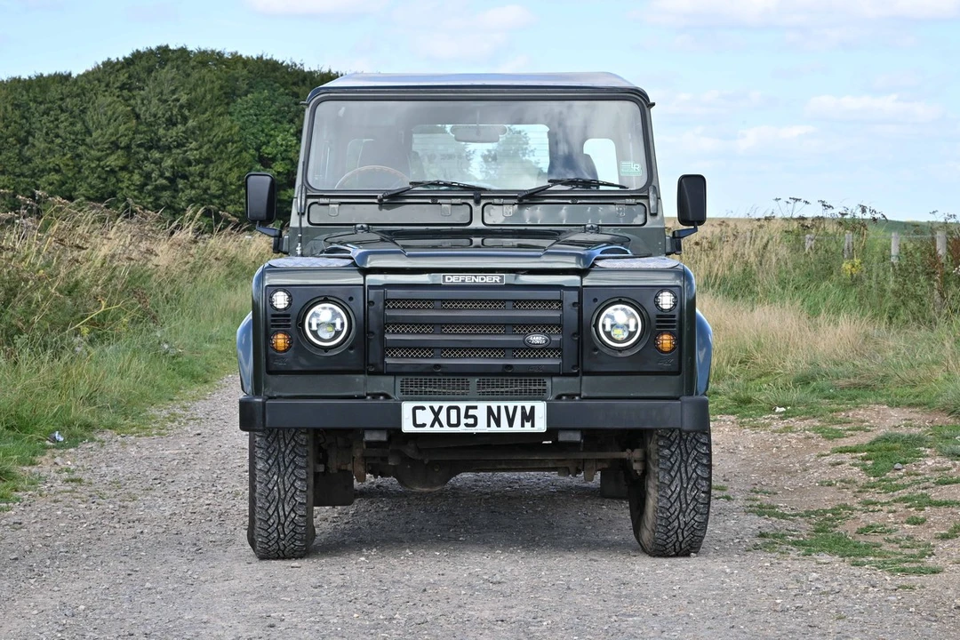 2005 Land Rover Defender 90 - Image 29 of 30