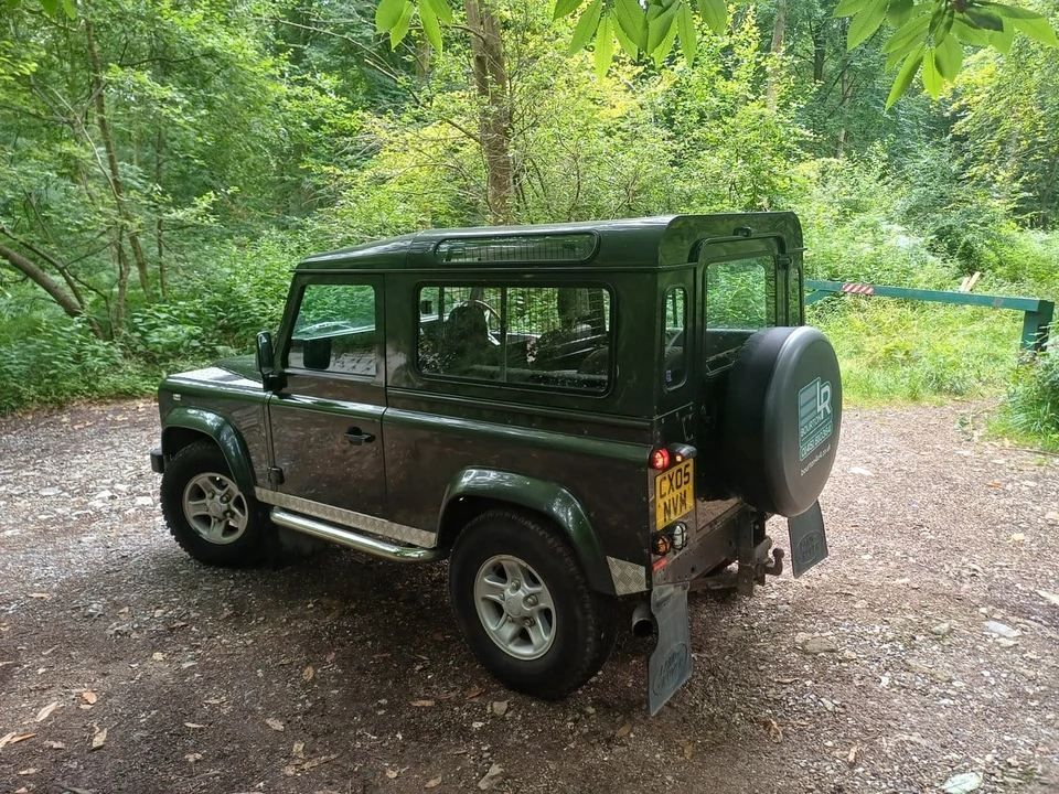 2005 Land Rover Defender 90 - Image 23 of 30