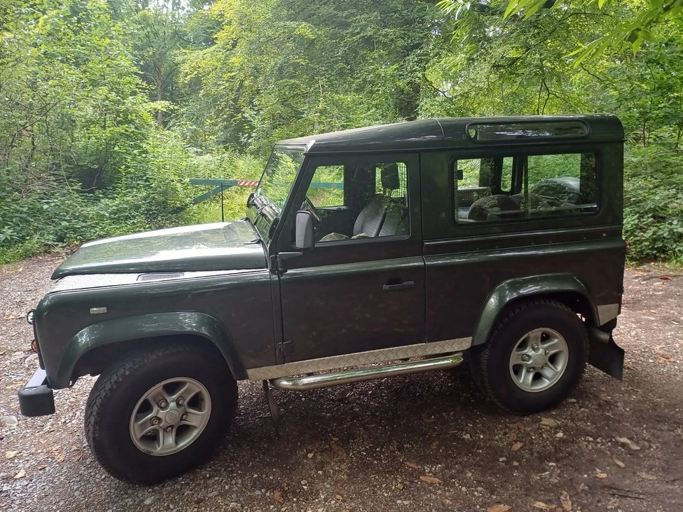2005 Land Rover Defender 90 - Image 24 of 30