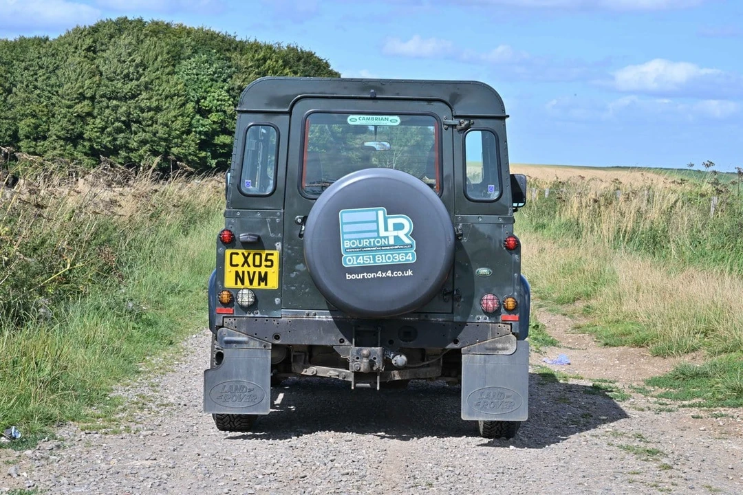 2005 Land Rover Defender 90 - Image 22 of 30