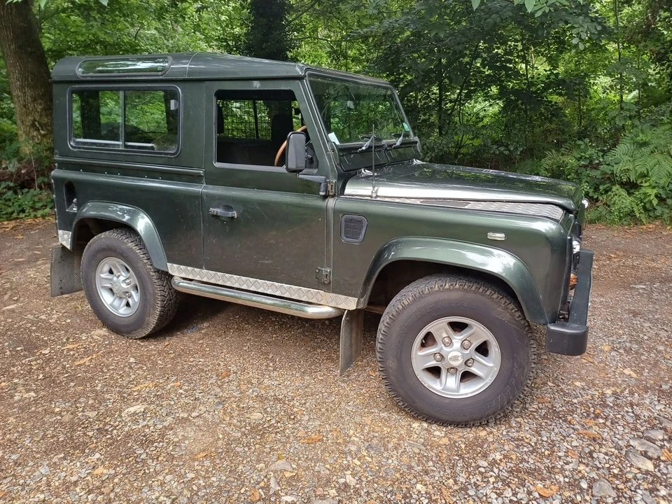 2005 Land Rover Defender 90 - Image 5 of 30