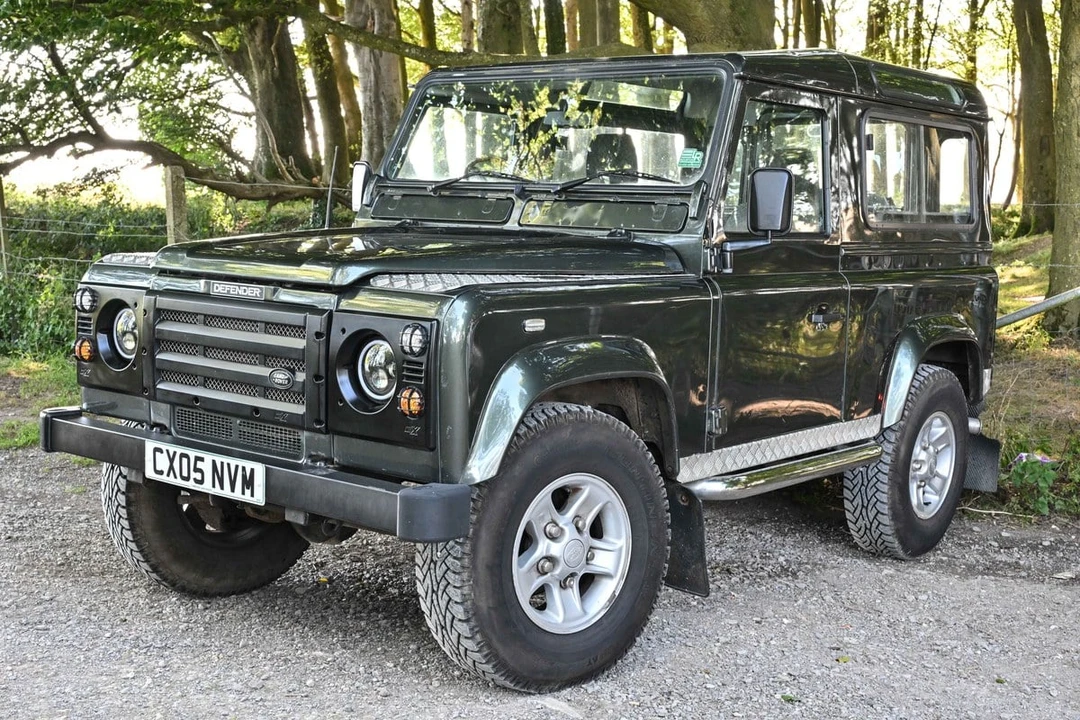 2005 Land Rover Defender 90 - Image 8 of 30