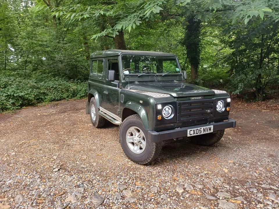 2005 Land Rover Defender 90 - Image 28 of 30