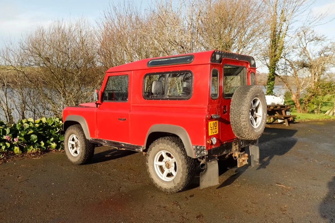 2005 Land Rover Defender 90 - Image 12 of 30