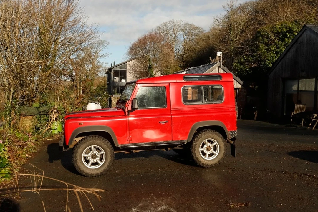 2005 Land Rover Defender 90 - Image 20 of 30