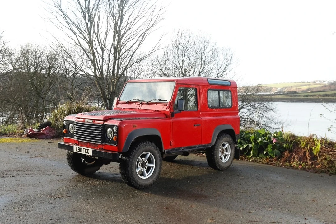2005 Land Rover Defender 90 - Image 7 of 30