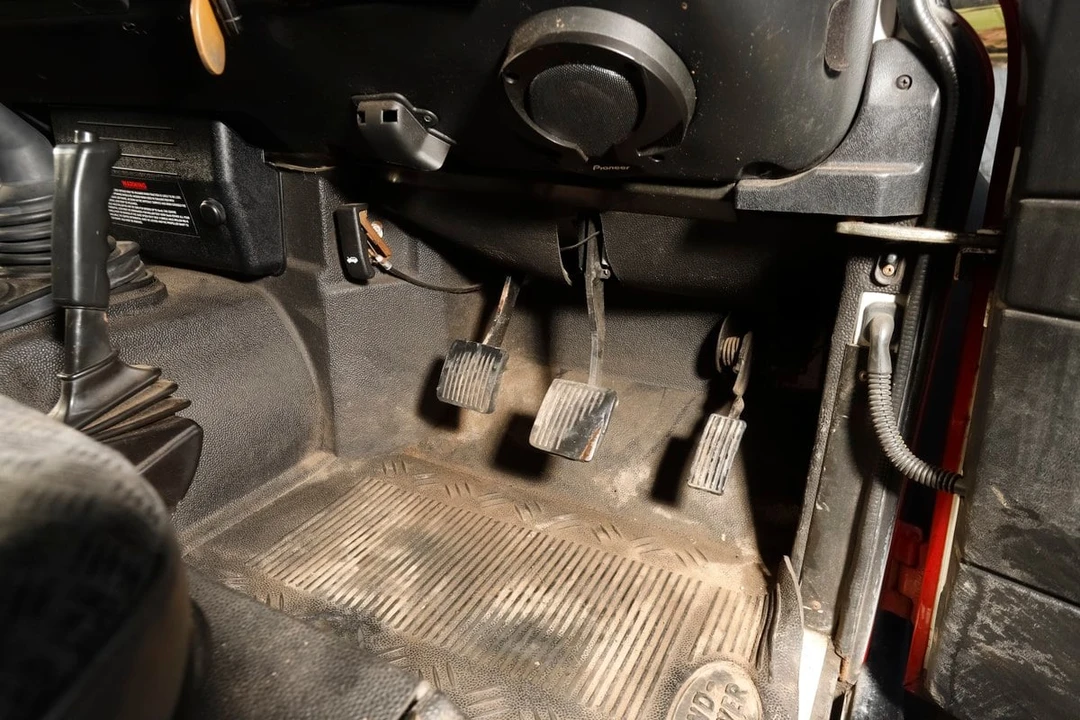 2005 Land Rover Defender 90 - Image 30 of 30