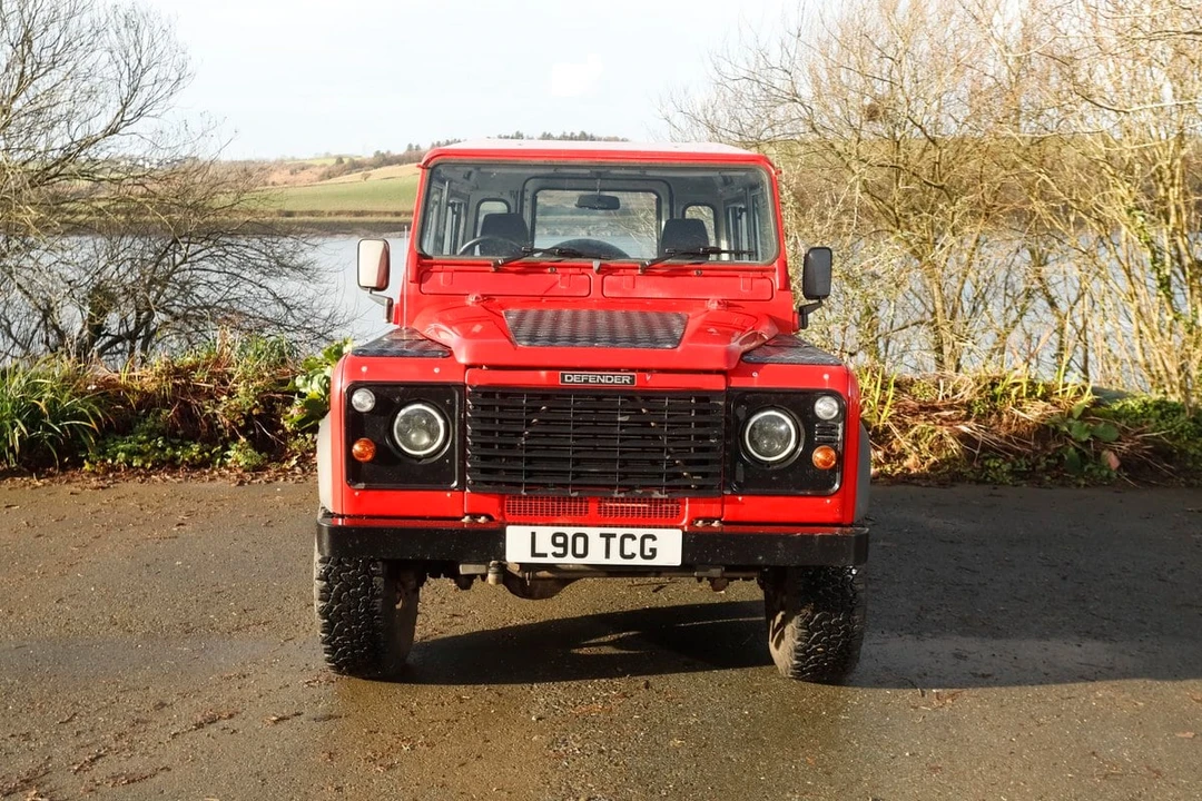 2005 Land Rover Defender 90 - Image 10 of 30