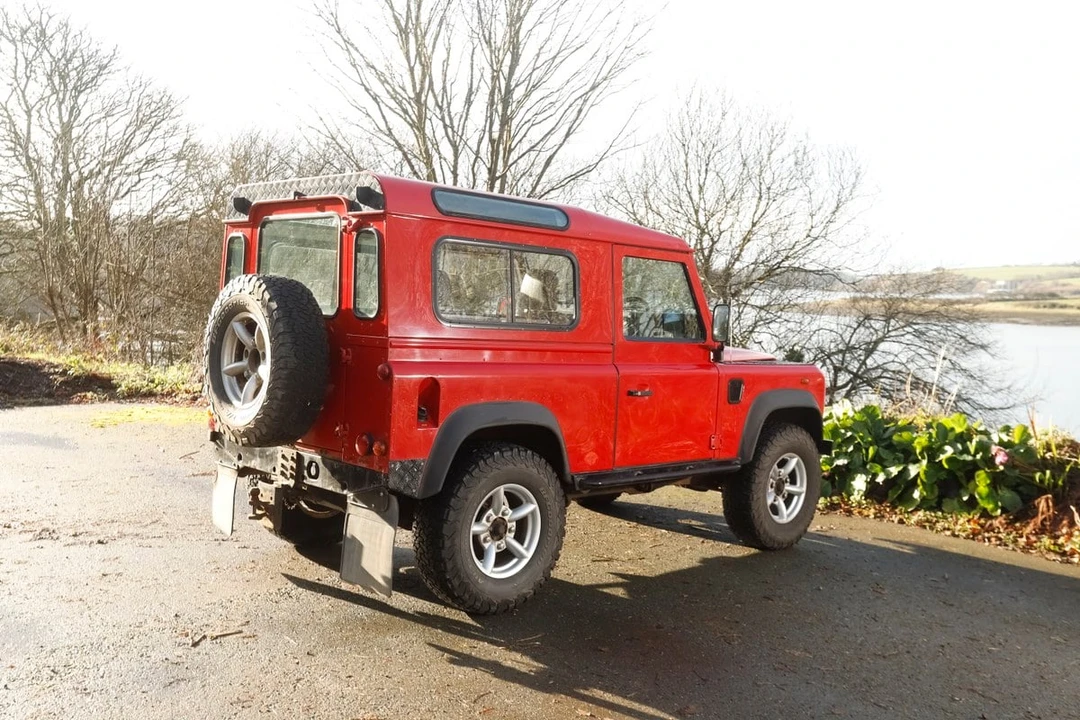2005 Land Rover Defender 90 - Image 16 of 30