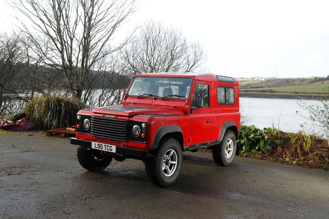 2005 Land Rover Defender 90 - Image 6 of 30