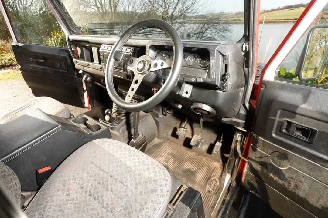 2005 Land Rover Defender 90 - Image 27 of 30