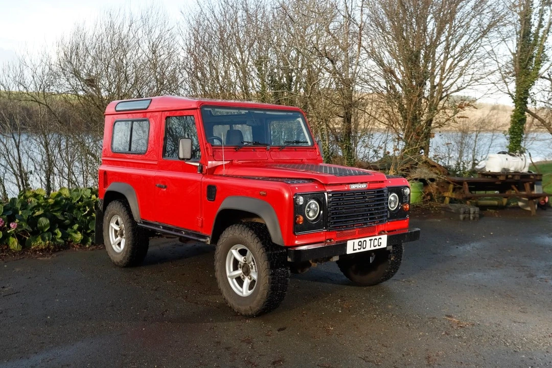 2005 Land Rover Defender 90 - Image 2 of 30