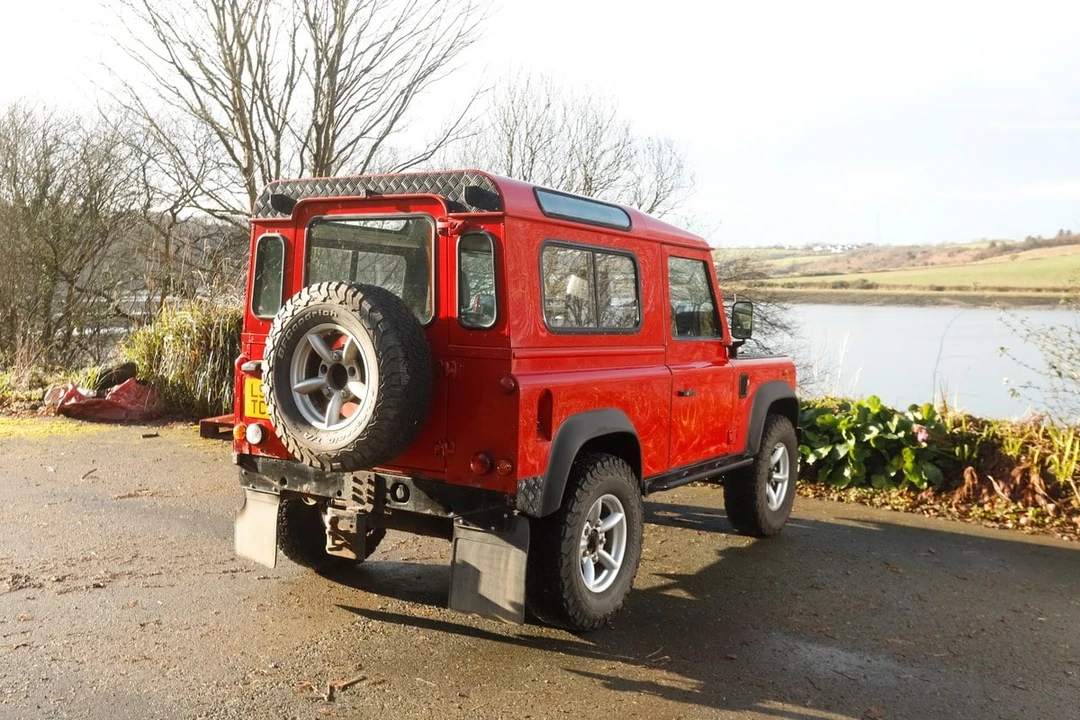 2005 Land Rover Defender 90 - Image 15 of 30