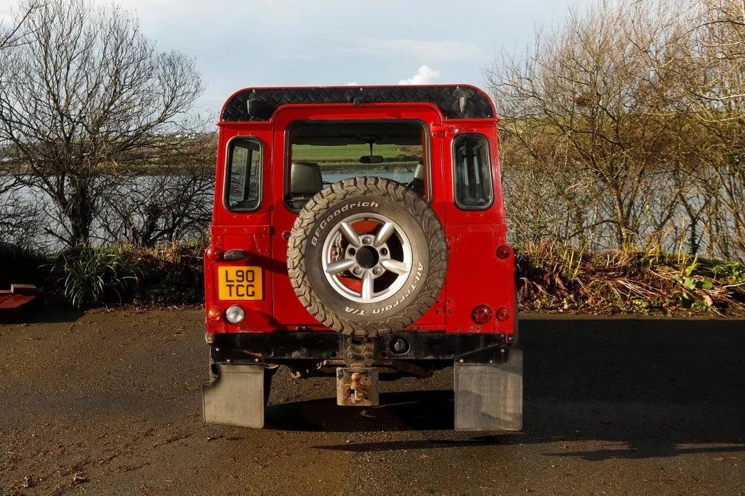 2005 Land Rover Defender 90 - Image 14 of 30