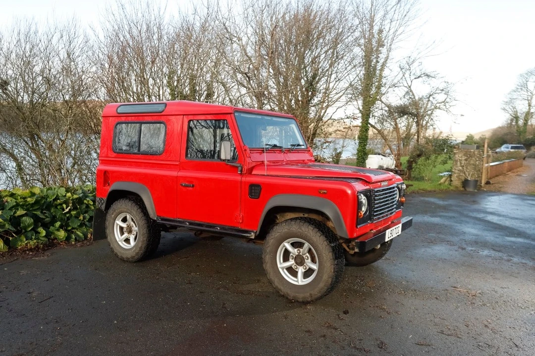 2005 Land Rover Defender 90 - Image 3 of 30