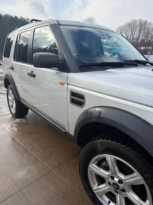 2005 Land Rover Discovery 3rd Gen - Image 2 of 10