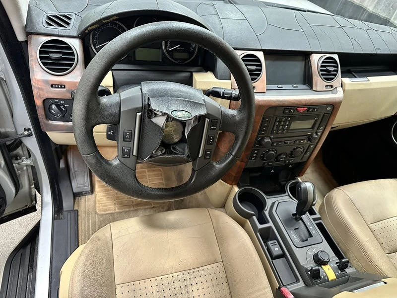 2005 Land Rover Discovery 3rd Gen - Image 6 of 12