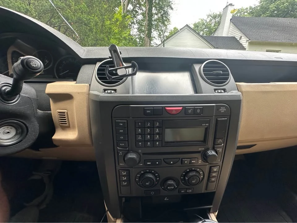 2005 Land Rover Discovery 3rd Gen - Image 9 of 16