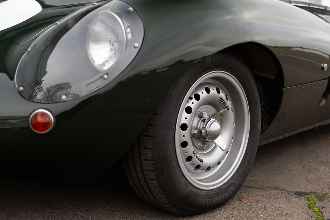 2005 Jaguar Replica - Image 27 of 31