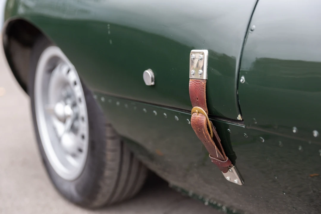 2005 Jaguar Replica - Image 25 of 31