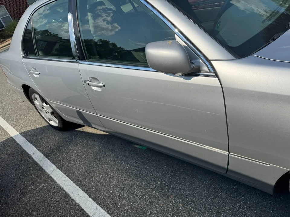 2005 Lexus LS 3rd Gen - Image 3 of 3