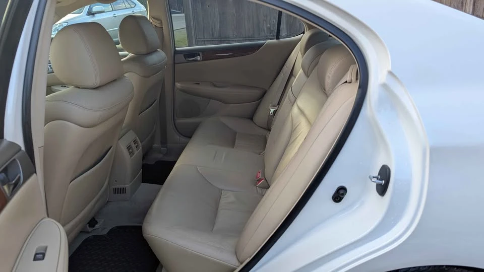 2005 Lexus ES 3rd Gen - Image 10 of 13