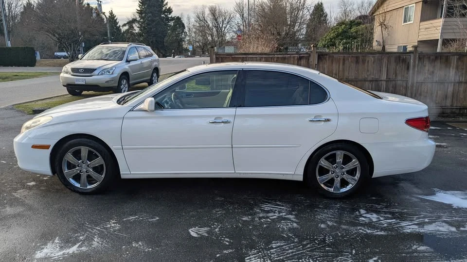 2005 Lexus ES 3rd Gen - Image 2 of 13