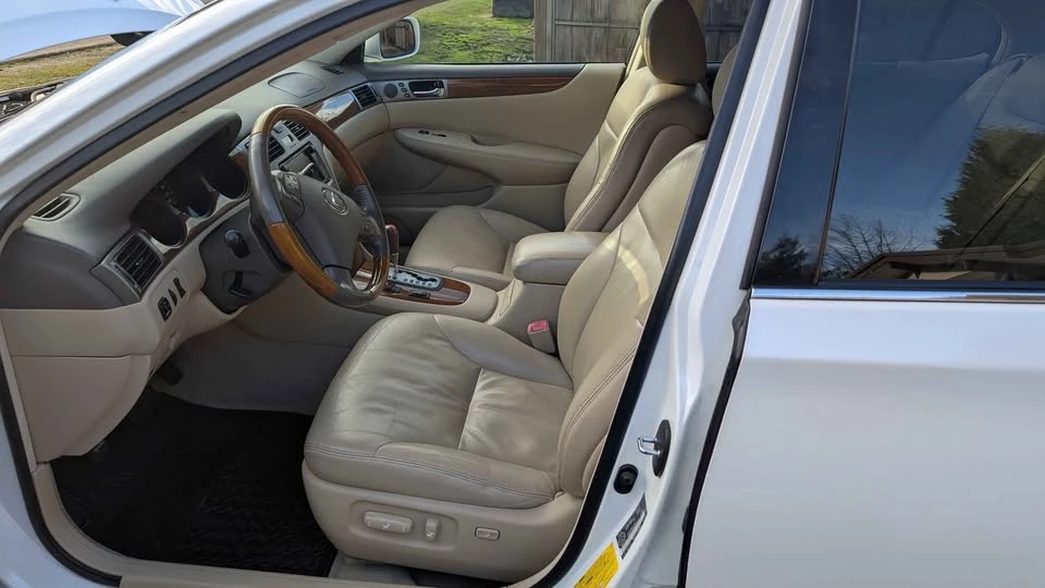 2005 Lexus ES 3rd Gen - Image 7 of 13