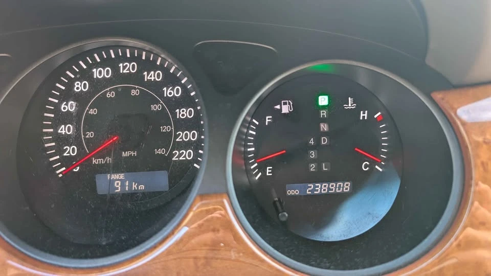 2005 Lexus ES 3rd Gen - Image 8 of 13