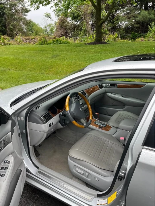 2005 Lexus ES 4th Gen - Image 11 of 20