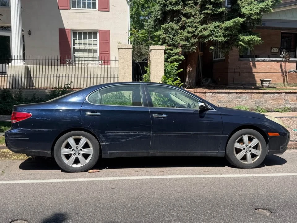 2005 Lexus ES 4th Gen - Image 2 of 4