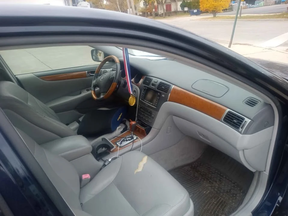 2005 Lexus ES 4th Gen - Image 4 of 7
