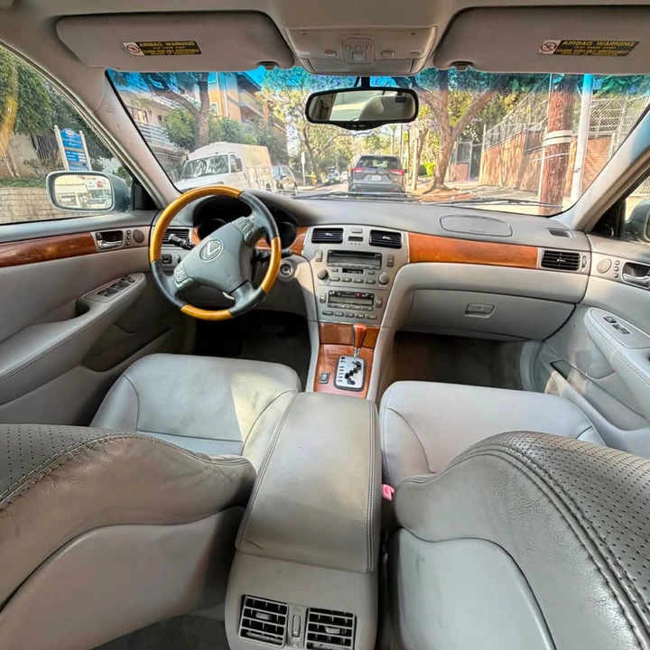 2005 Lexus ES 4th Gen - Image 9 of 16